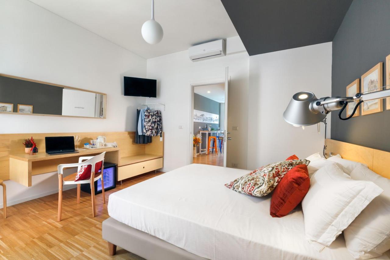Vivaldo Suite Piazza Dei Martiri - Guest House เนเปิลส์ ภายนอก รูปภาพ