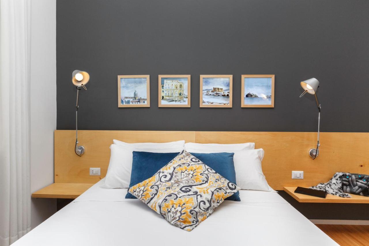 Vivaldo Suite Piazza Dei Martiri - Guest House เนเปิลส์ ภายนอก รูปภาพ