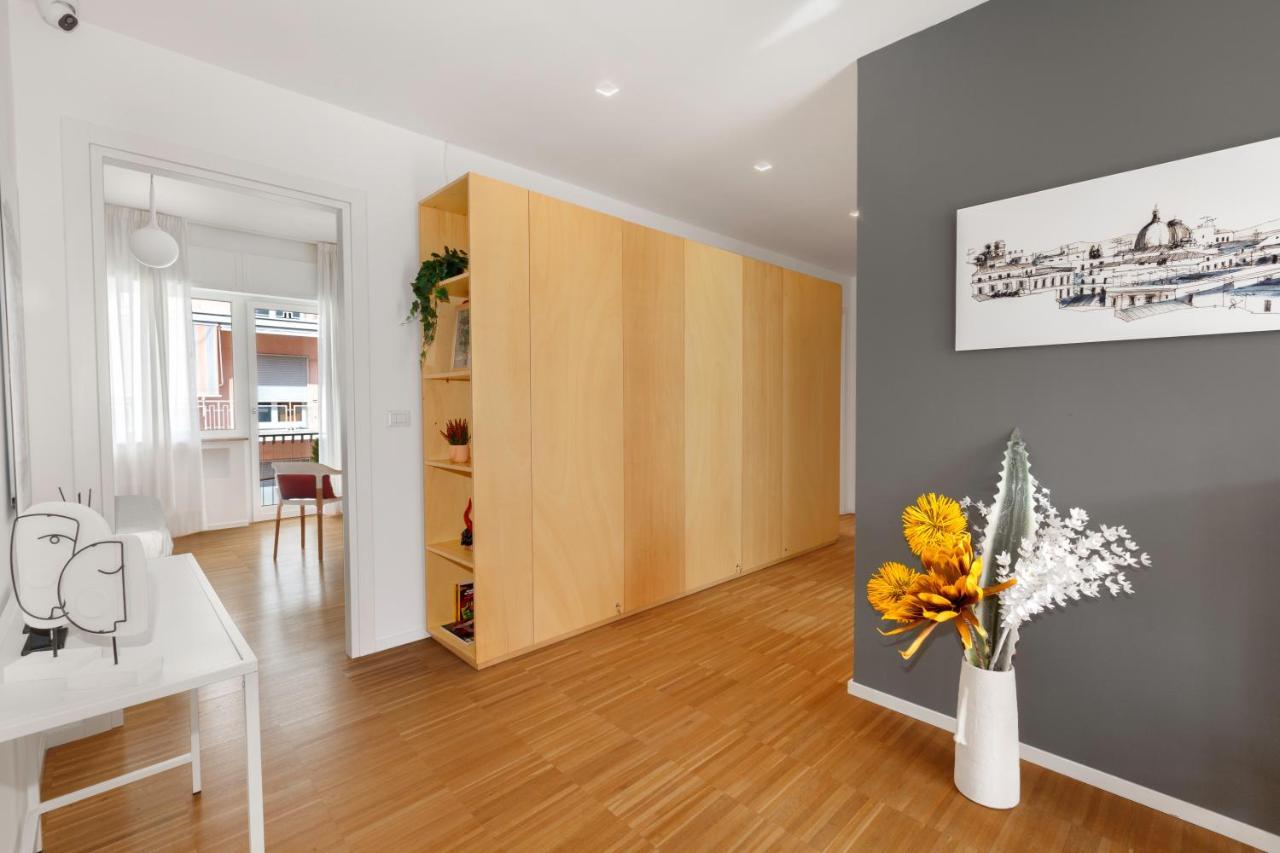 Vivaldo Suite Piazza Dei Martiri - Guest House เนเปิลส์ ภายนอก รูปภาพ