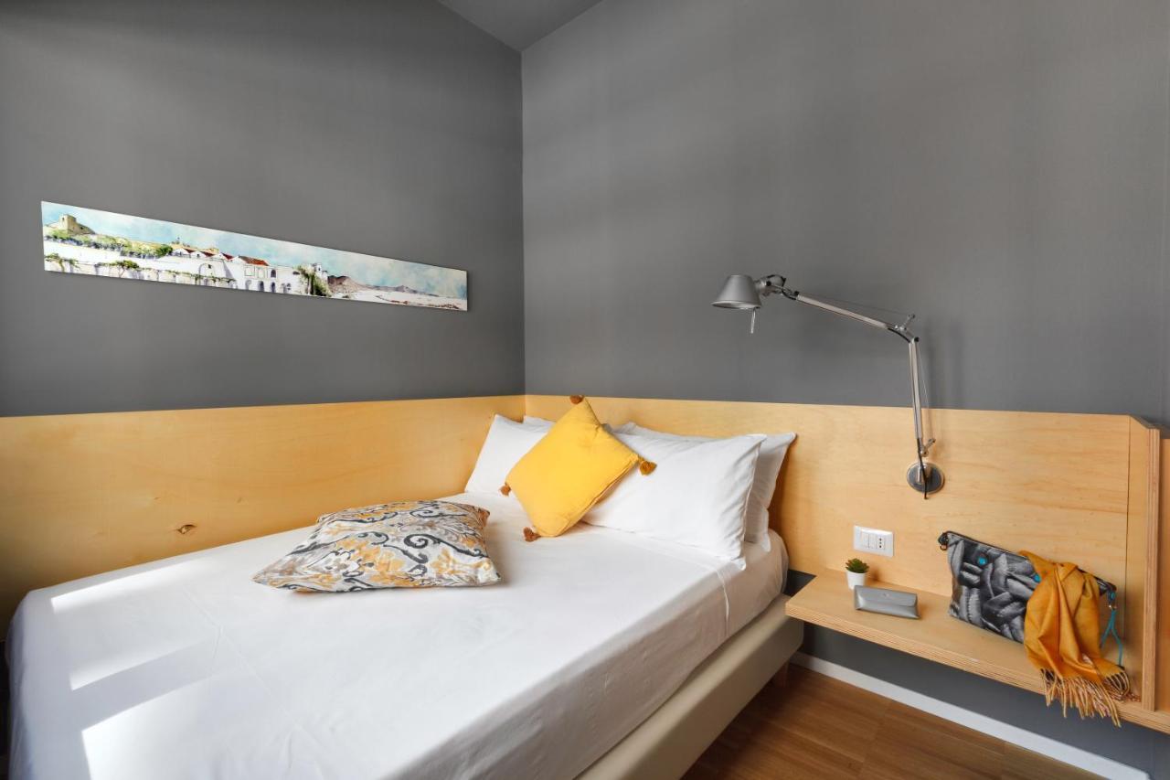 Vivaldo Suite Piazza Dei Martiri - Guest House เนเปิลส์ ภายนอก รูปภาพ