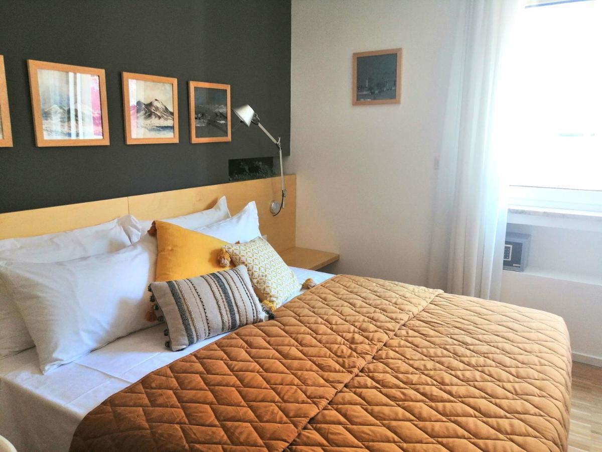 Vivaldo Suite Piazza Dei Martiri - Guest House เนเปิลส์ ภายนอก รูปภาพ